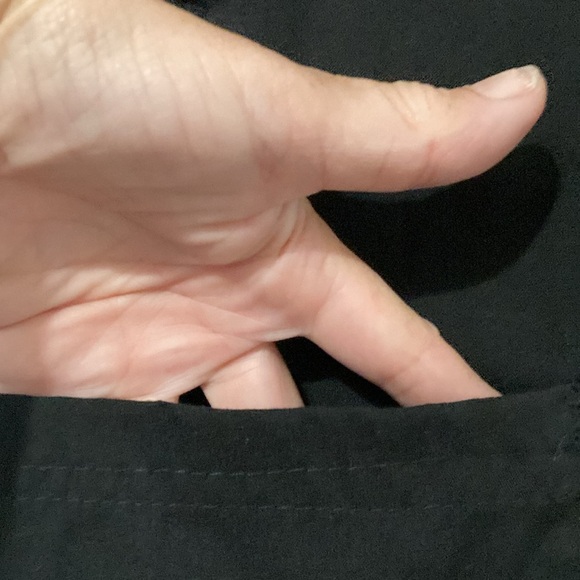 Beverly Hills Bhu Black Scrub Scrub Top. Excellent preloved condition.So… - Picture 5 of 8